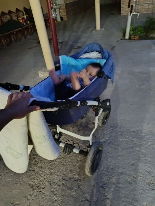 Kolyaska sotiladi srochno 500 ming