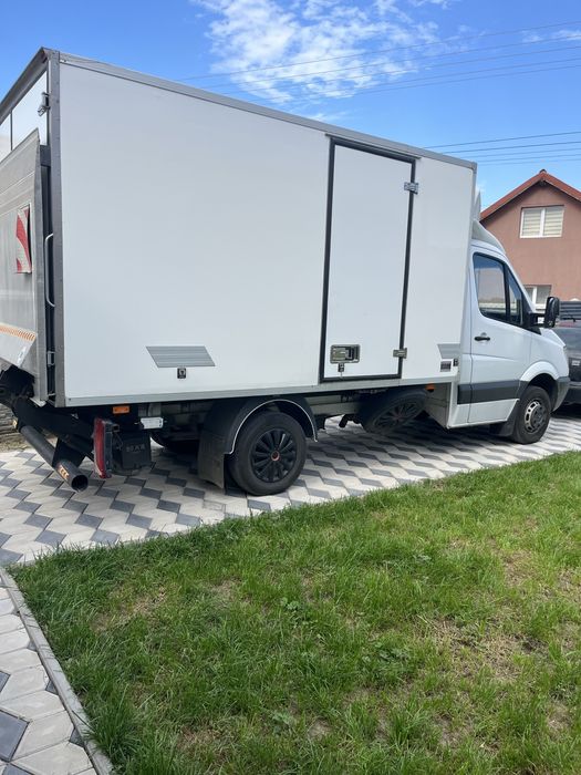 Mercedes 515 cub frigo cu lift