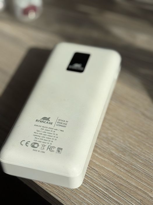 Външна батерия Rivacase 20 000 mAh – отлично състояние