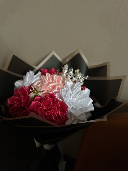 buchet de flori din satin