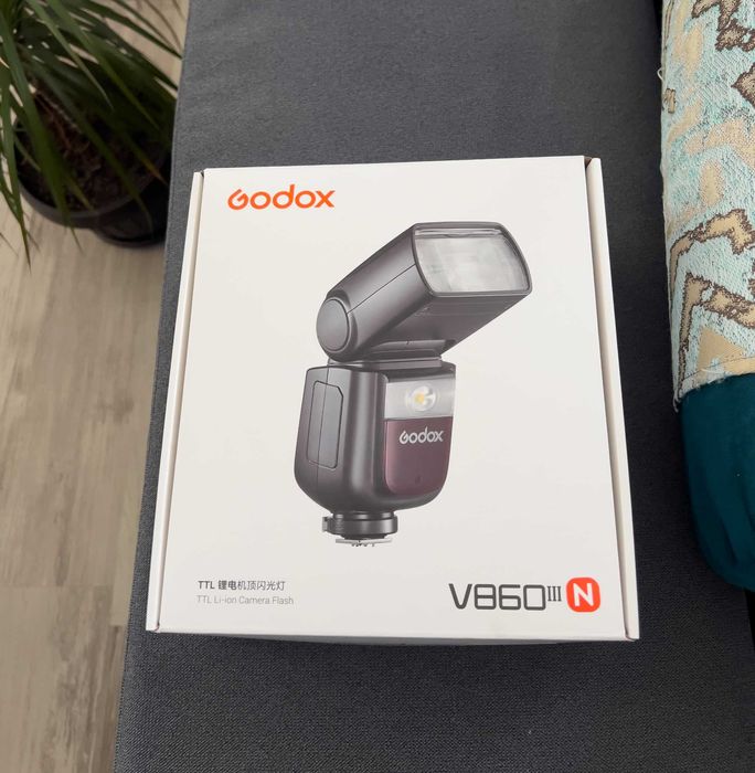 Flash Profesional Godox V860 III - Garantie F64 Aproape nou