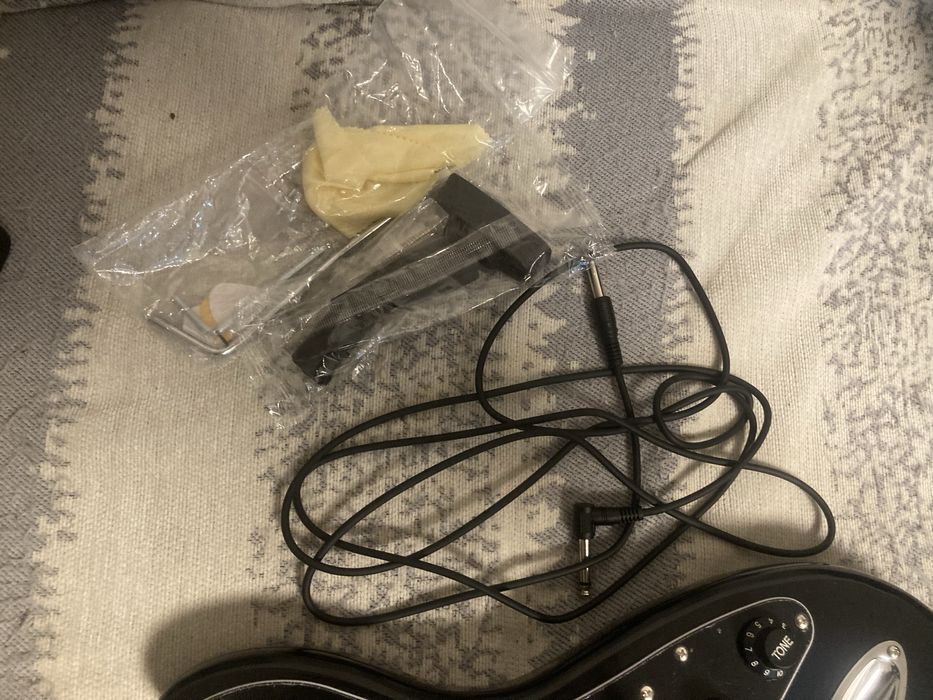 Электрогитара новая