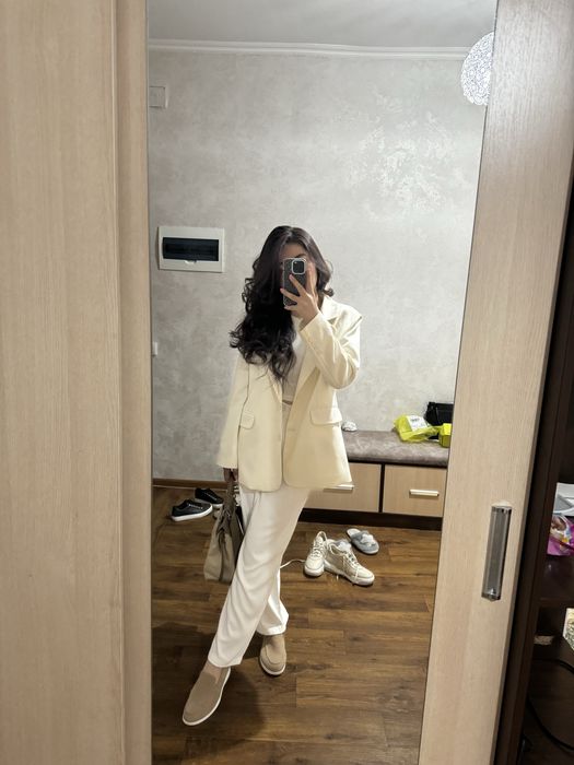 Пиджаки,двойка,бомбер,кофта