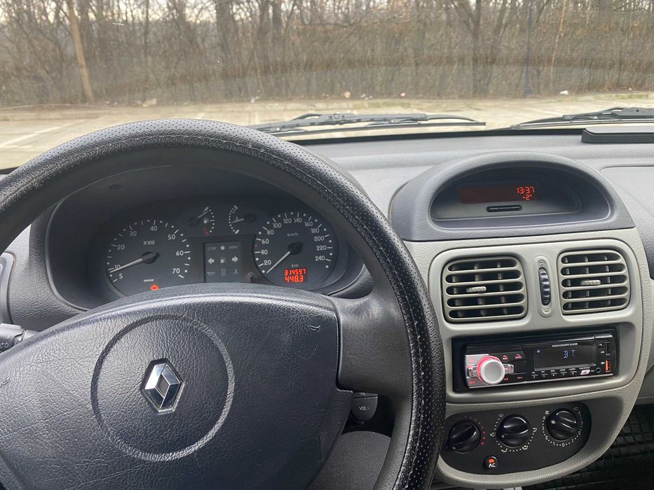 Vand Renault Clio 1.4 Benzină – Funcțional, Acte in regula