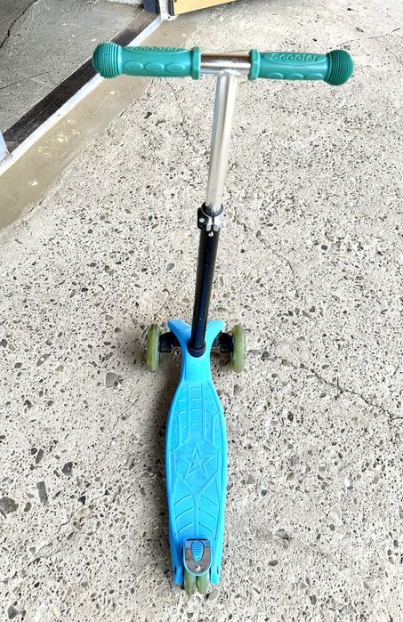 Vând trotineta copii