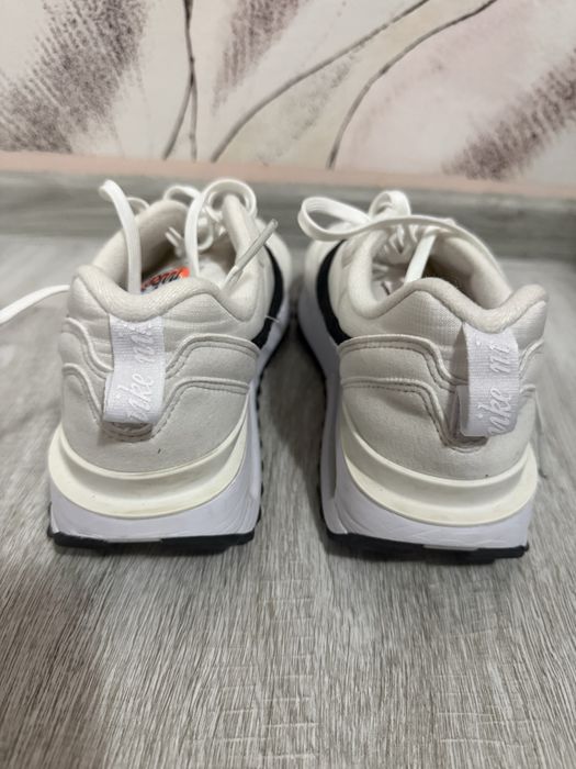 Маратонки Nike 37.5
