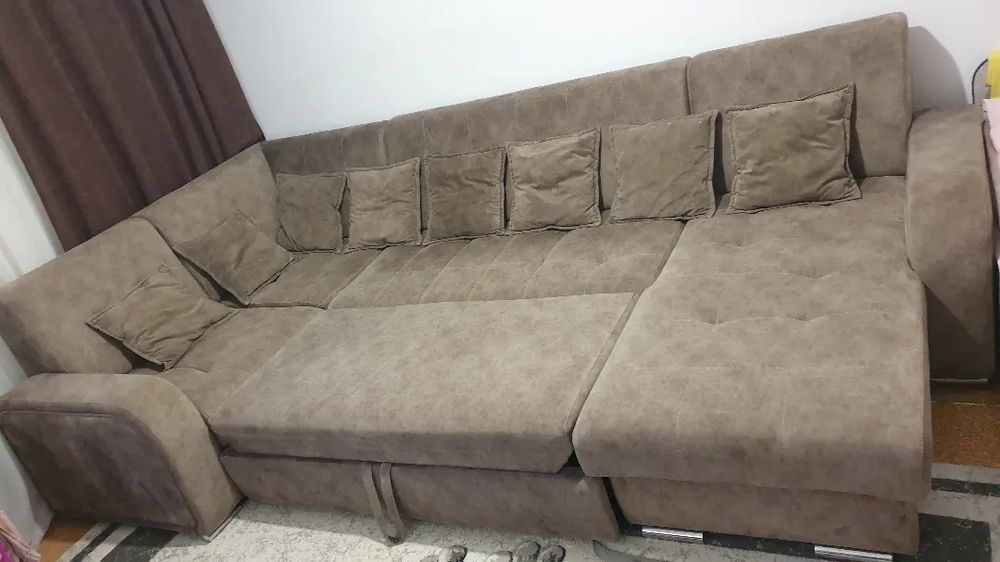 Продам стол и табуретки