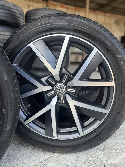 Jante Touareg III CR7 Braga R20 Originale Anvelope de iarna 50%