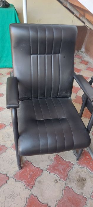 Game club, kompyuter 18ta, ps3 7ta televizor 52, bilyard 2ta grafit va