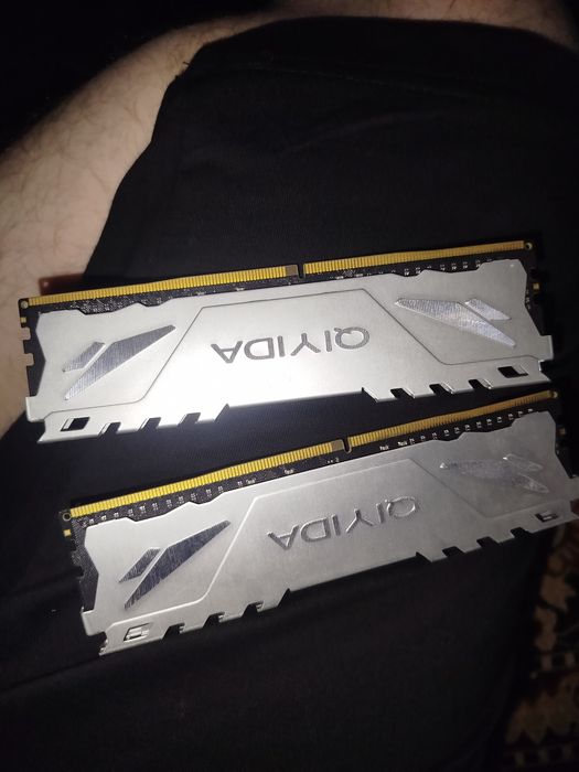 Продам оперативную память ddr 4 2х8 3200mhz