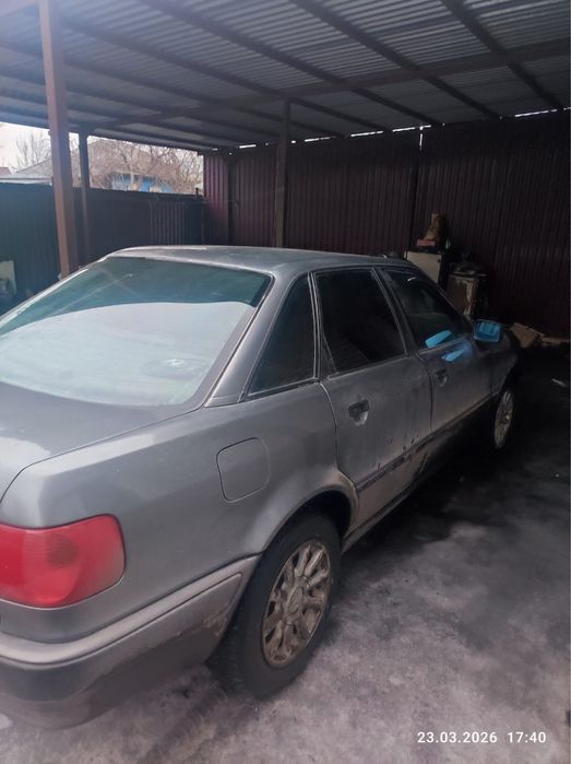 продам Audi B4 срочно