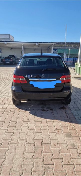 Mercedes Benz B180