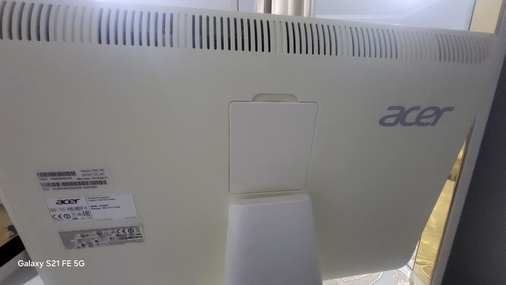 Монитор acer  рабочем состояние
