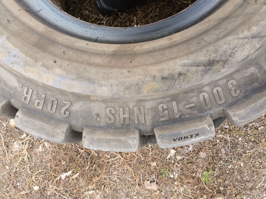 Продам резину на погрузчик