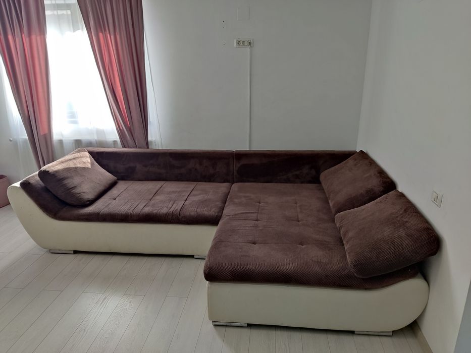 Colțar living extensibil-3 perne mari-Spatiu lenjerie