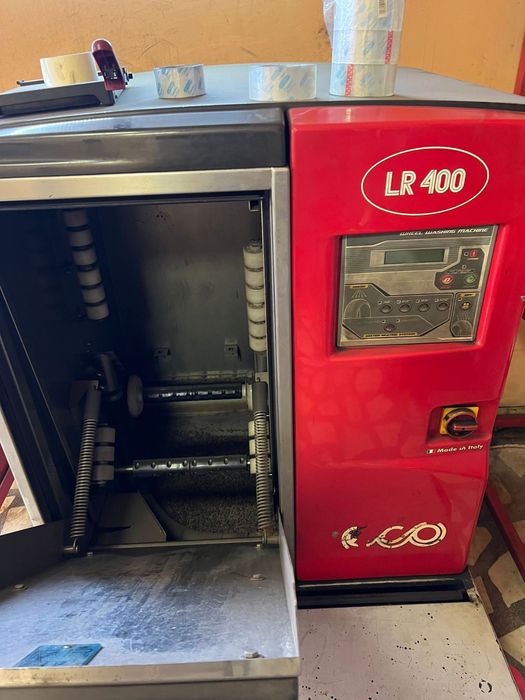 Vând mașină profesională  spălat roți auto TECOLR400 stare impecabilă