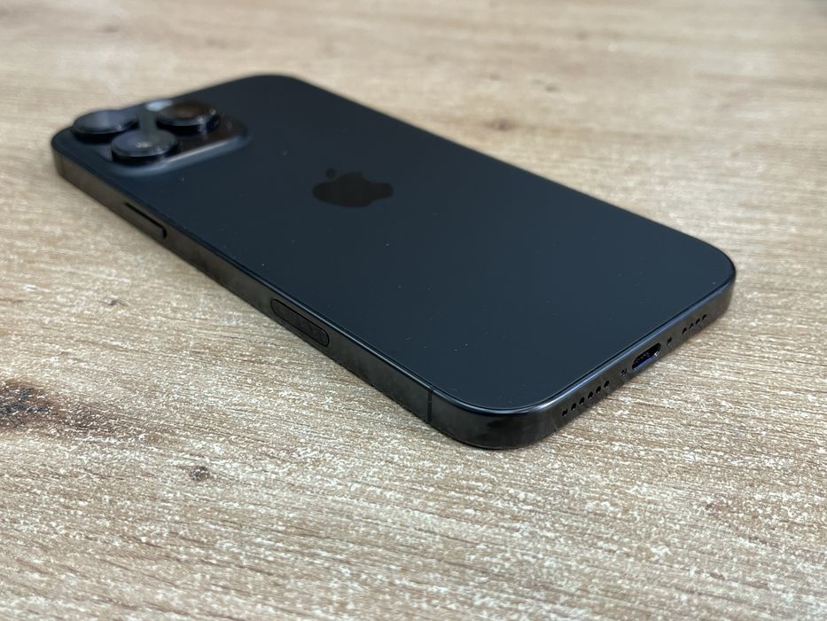 iPhone 16 Pro Max 256GB 100% бат. Гаранция Перфектен