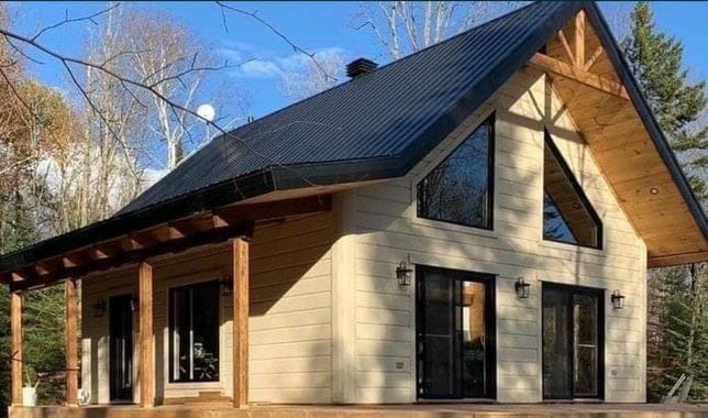 Case pe structura metalica