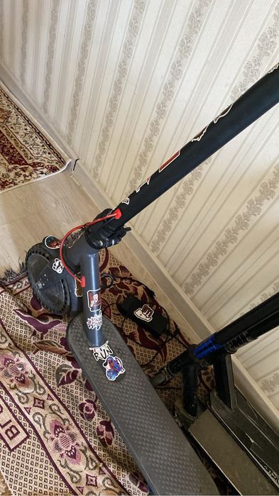 Продаются электросамокат xiaomi m365