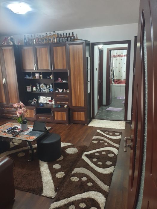 Vand apartament 2 camere