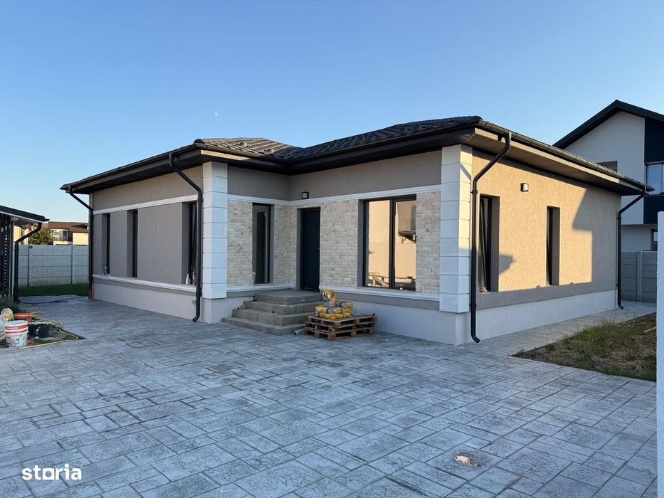 Casa 170 mp Curte 700 mp