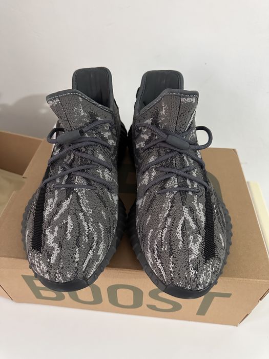 Adidas Yeezy v2 Dark Salt marimea 45 si 41