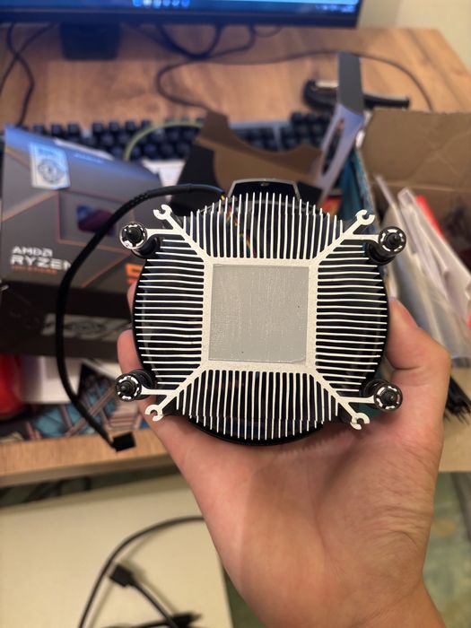Боксовый кулер от Amd
