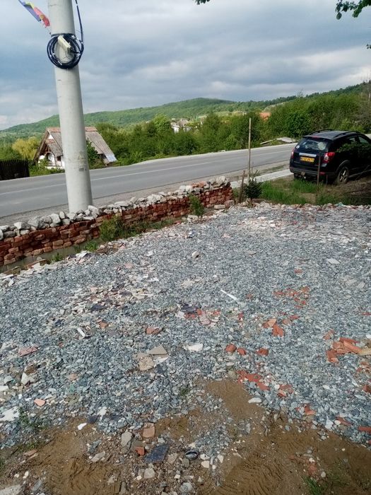 Inchiriez la salicea, loc parcare, rulota, camioneta, auto