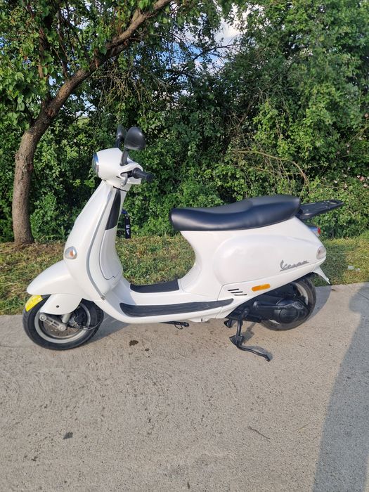 Piaggio Vespa   ET4  125