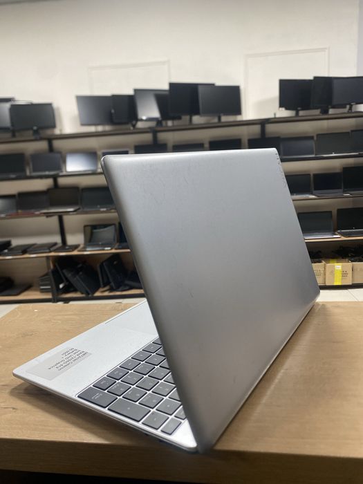 Ноутбук Celeron/RAM12/SSD512/UHDGraphics