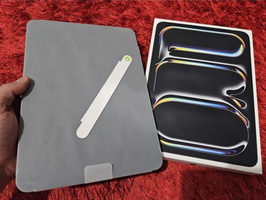 -Ipad Pro 11inchi M5 Wifi   Nou 256Gb 12Ram Nefolosit Black Bat: 100%-0 cicluri incarcare cutia completa-desigilata doar pentru poze si probe MDM