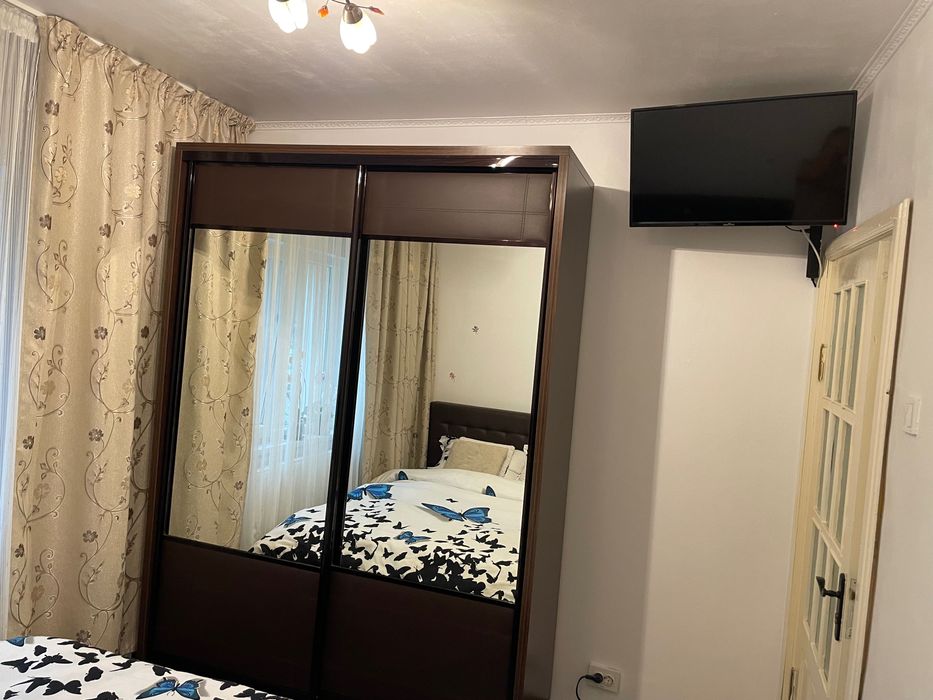 Vând apartament cu 3 camere