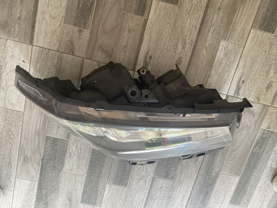 Far Dreapta Renault Megane 2 Facelift FARA XENON!!!
