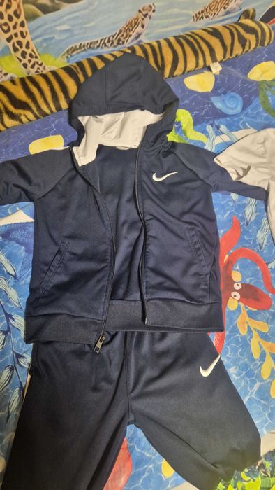 Nike комплект за момчета 6-7години