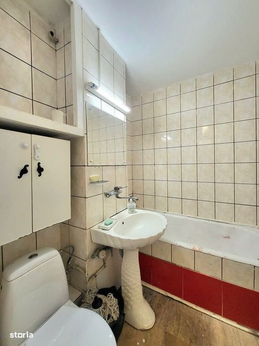 Apartament 3 camere, decomandat, parter, zona Lipovei