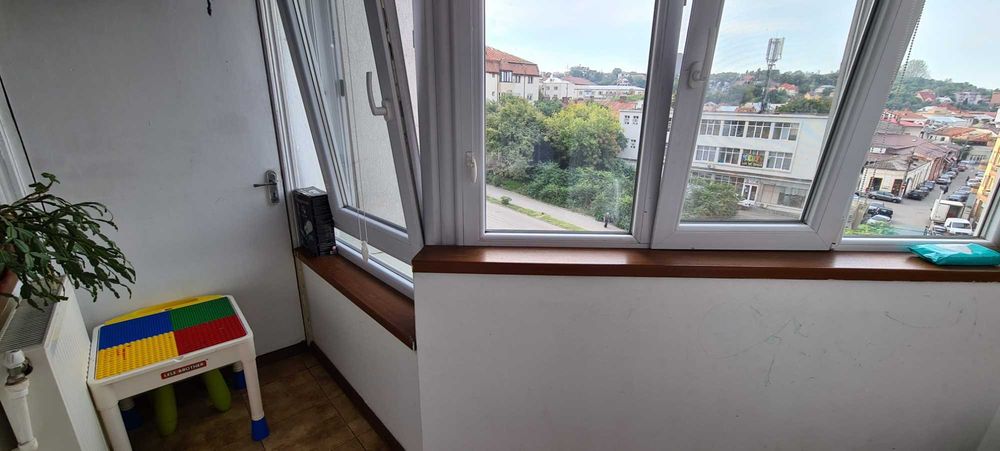Inchiriez apartament 4 camere Nicolae Titulescu