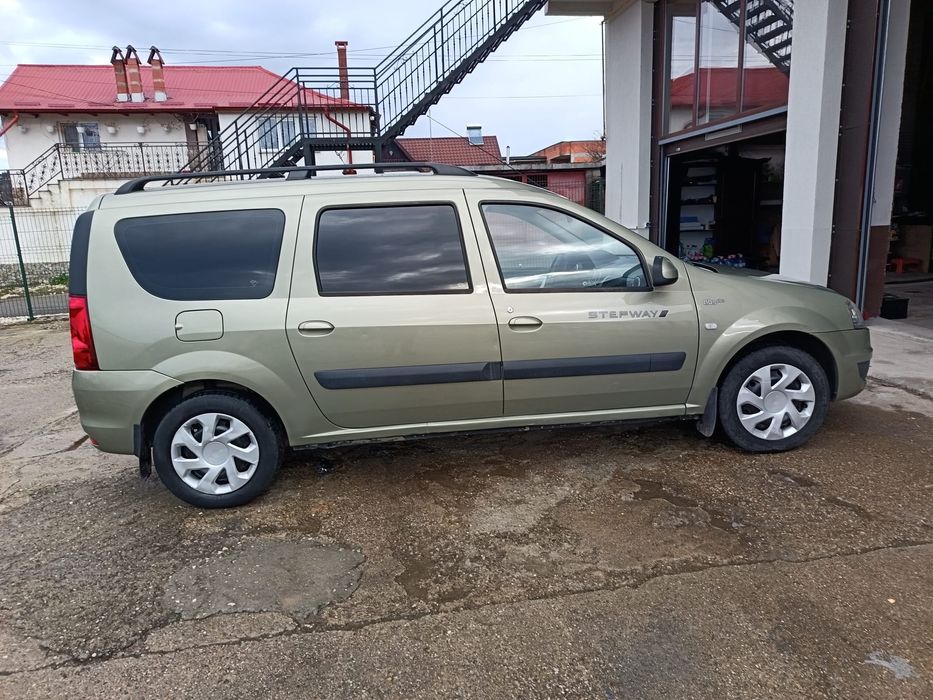 Vând Logan MCV 1.6 !