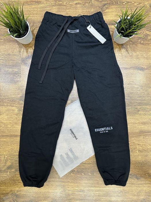 Essentials Долнища Чисто Нови