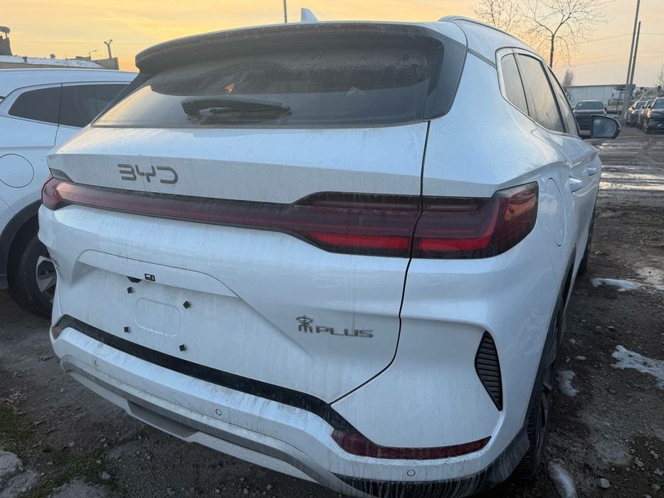 BYD чемпион 605 км, оқ рангли, 2025 модел Тошкентда тайёр!