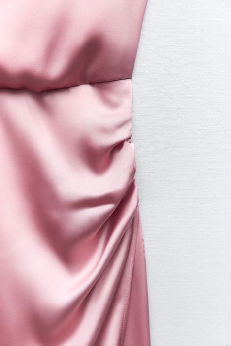 Платье Zara Xs розовое