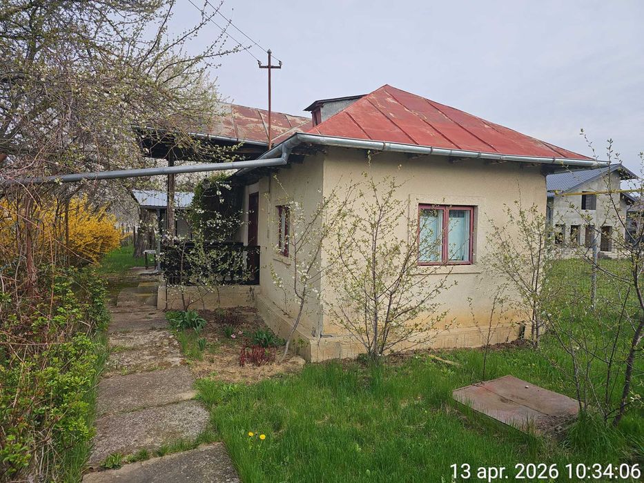 Casa si teren de vanzare com Baltesti