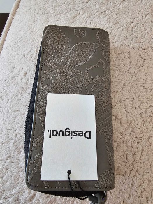 Портфейл нов - дамски Desigual
