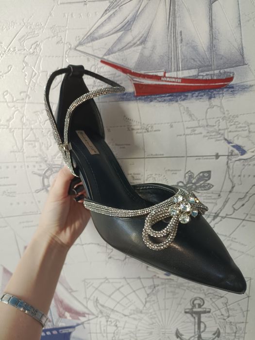 Продам женские туфли