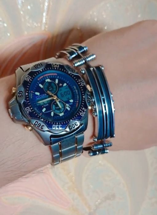 Citizen Promaster с золотистыми акцентами
