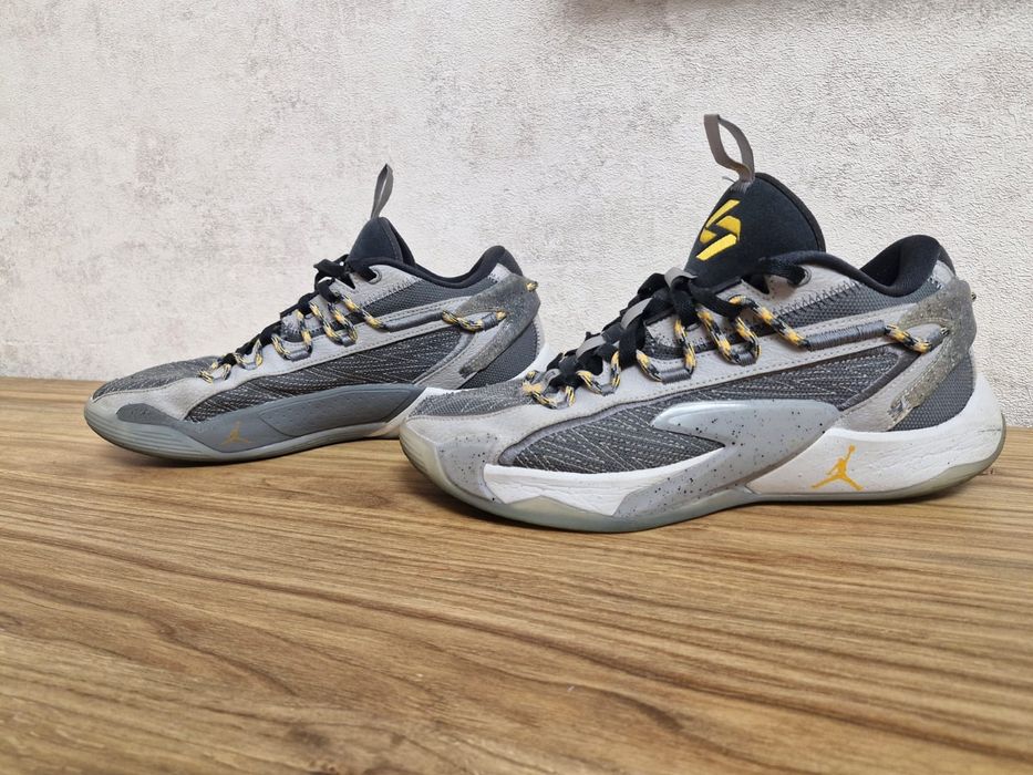 Продам кроссовки