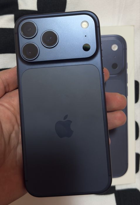 Iphone 17 pro max 512gb blue