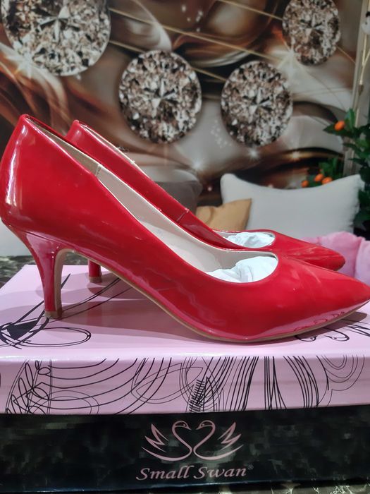 Продавам дамски обувки Zara