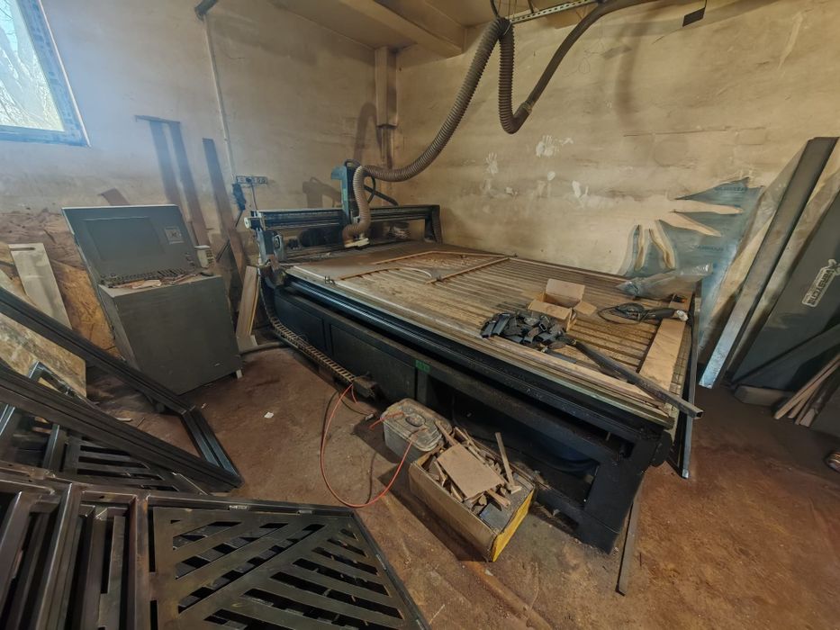 Router CNC3020 2.5 axe, 3.2kw, masa lucru 3000*2000  și o axă rotativa