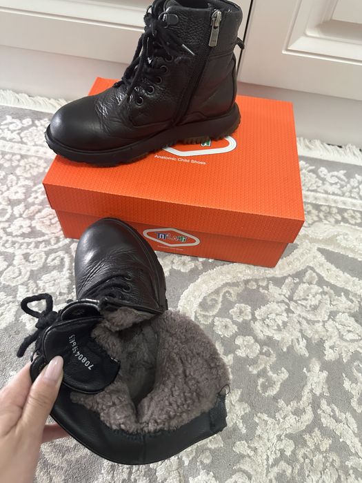 Продам зимние ботинки