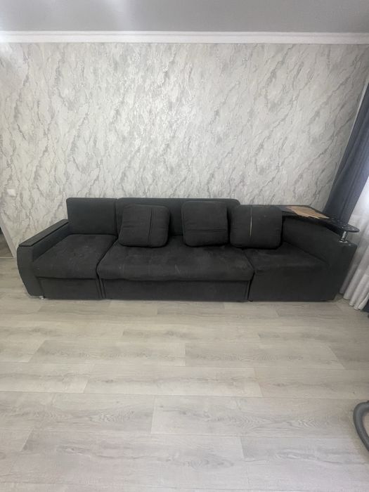 Диван в хорошем состояние .45.000